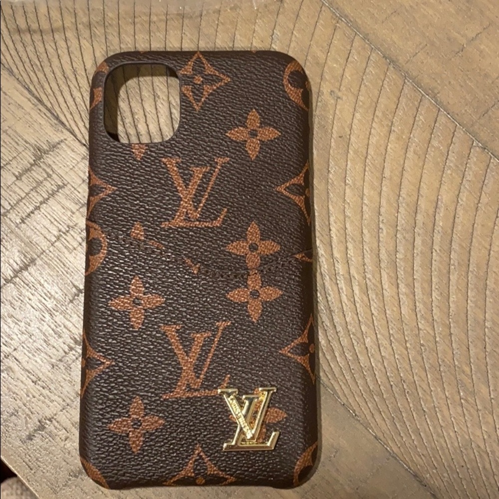 iPhone 11 non authentic Louis Vuitton phone case